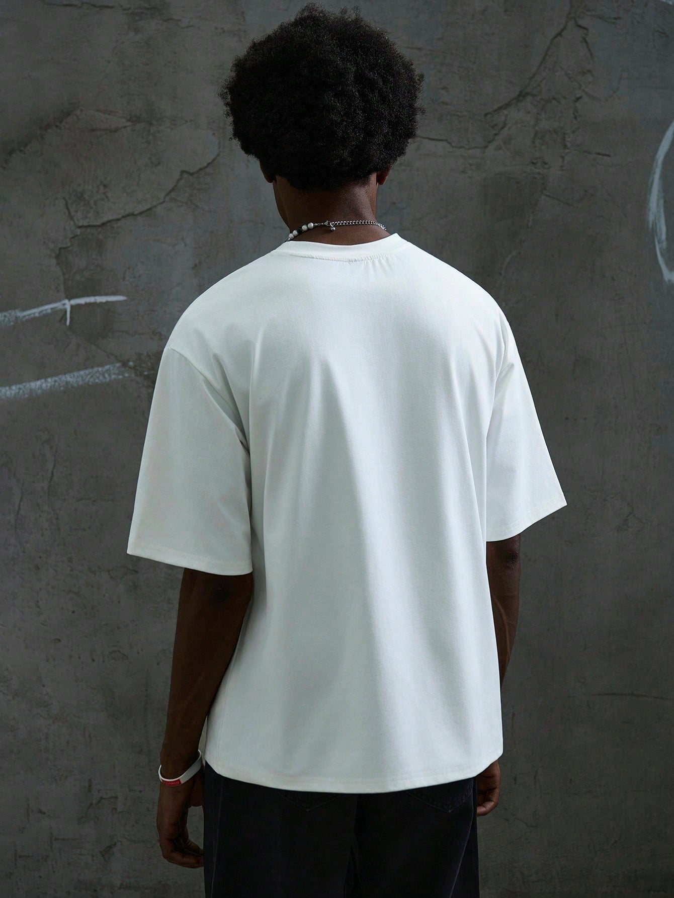 Manfinity Roghcode Men a White Street Style Tee Short Sleeve Top with Black and White Mouth Pattern, Suitable for Summer, Funny, for Going Out
