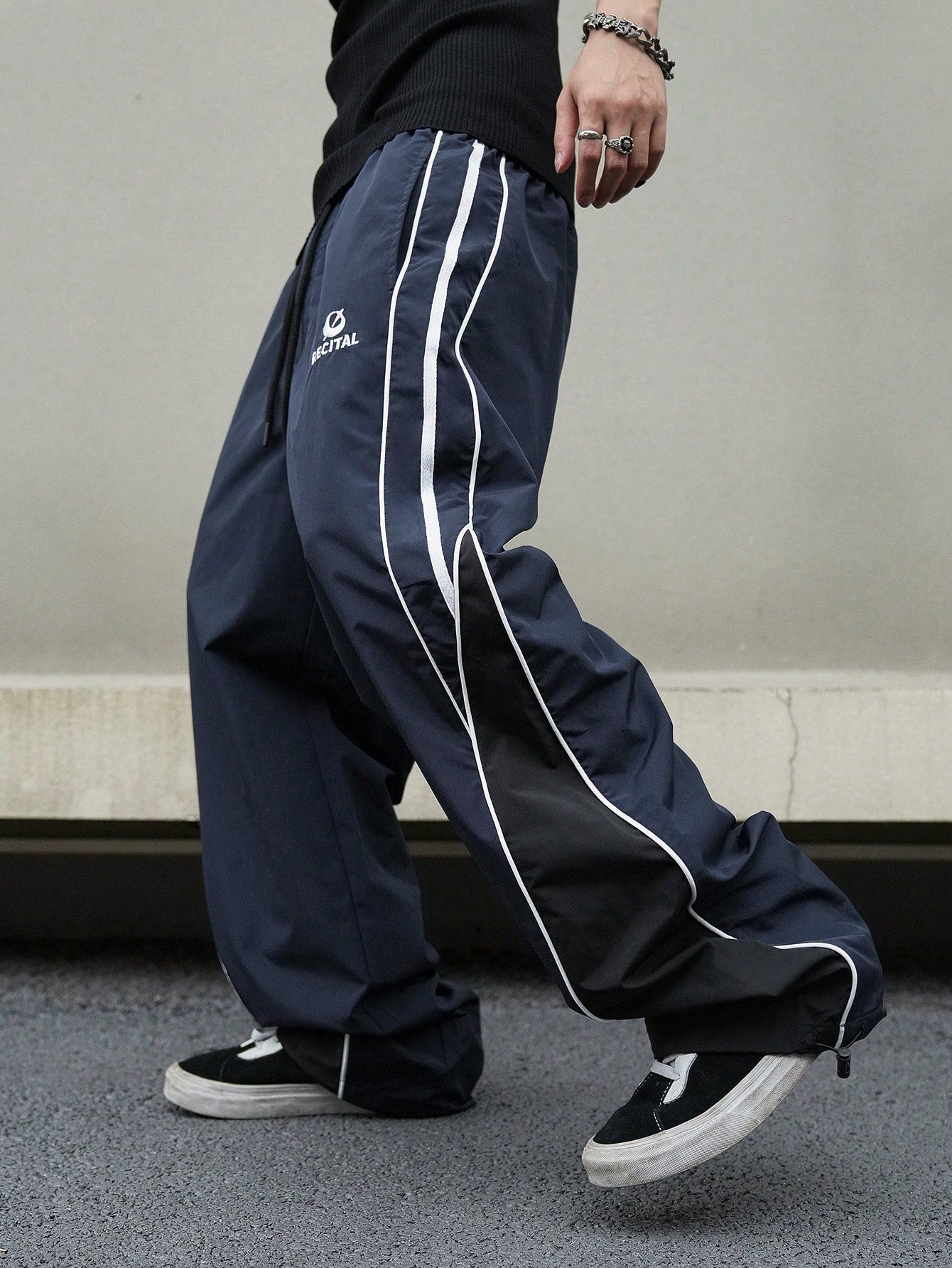 Manfinity Campus Court Men'S Casual Color Block Patchwork Drawstring Straight Pants, Going Out Long Colorblock Blue Straight Leg Sweatpants, for Fall