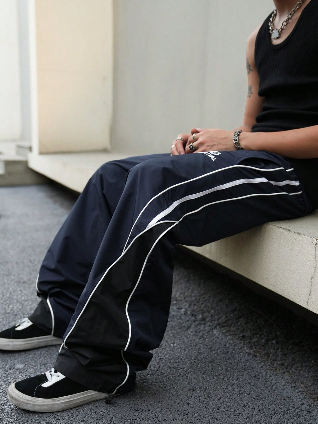 Manfinity Campus Court Men'S Casual Color Block Patchwork Drawstring Straight Pants, Going Out Long Colorblock Blue Straight Leg Sweatpants, for Fall